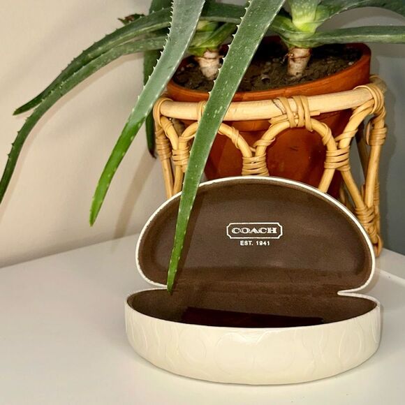 Coach White Oversized Hard Shell Embossed Signature C Glasses Sunglasses Case - Picture 1 of 9